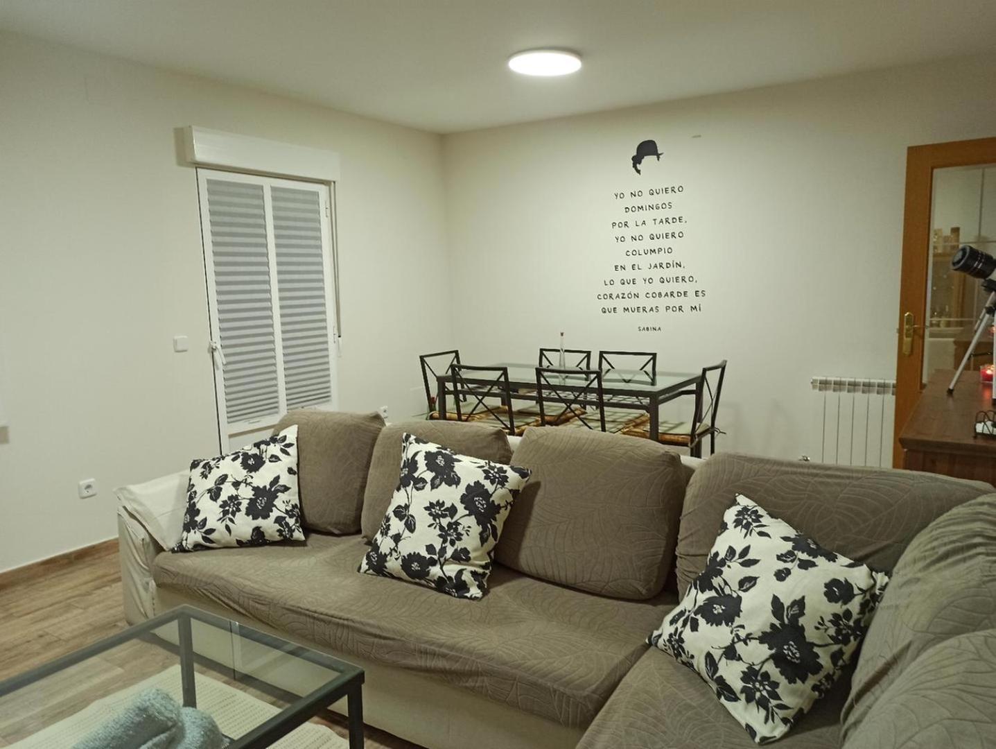 Apartmán La Casona Serranillos Exteriér fotografie