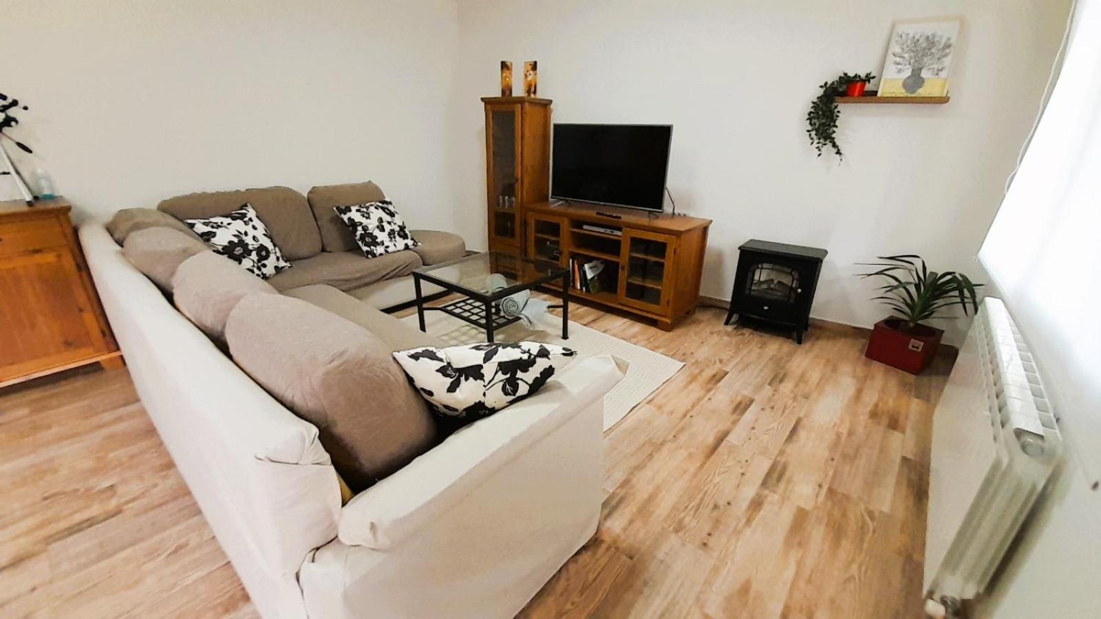 Apartmán La Casona Serranillos Exteriér fotografie